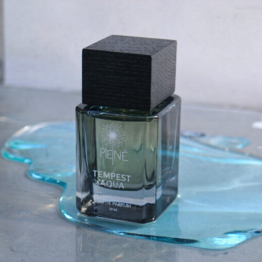 „Tempest Aqua“ kvepalai – gaivus jūros ir medienos aromatas, švarus unisex kvapas